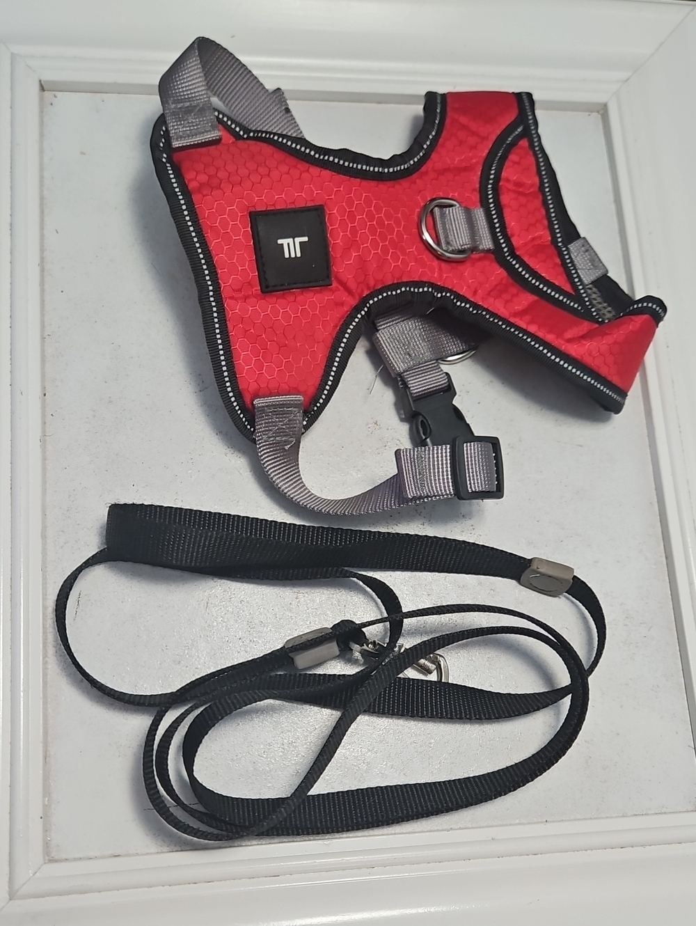 London Fog Red Dog Harness with Black Trim Size Medium AND Black 6 Ft Leash